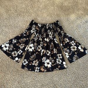 Alter’D State Women’s sz S Bell Sleeve off-shoulder Floral Top